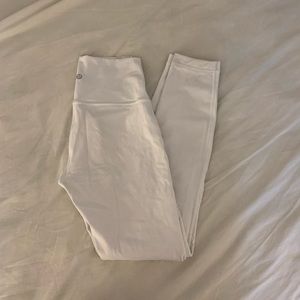 White lululemon leggings